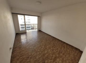 Imagen1 · Depto 2 Amb a La Calle con Balcon