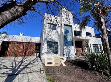 Casa · 329m² · 5 Ambientes · 2 Cocheras · Venta Casa Terravista