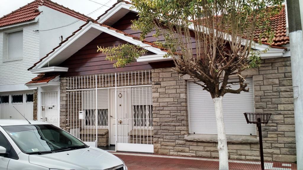 Chalet marplatense sobre lote de 10 x 10 m, 85 m², 2 dorm, San José