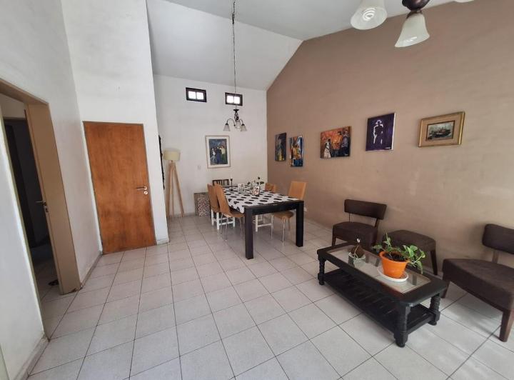 Casa · 120m² · 6 Ambientes · 1 Cochera