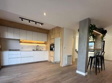 Casa · 155m² · 4 Ambientes · 2 Cocheras · Casa en Catamarca 3800 de Cuatro Ambientes con Jardín y Garage