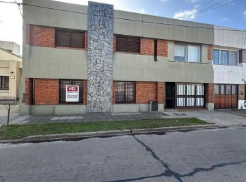 PH · 173m² · 4 Ambientes · 1 Cochera · PH Estilo Casa 3 Habitaciones en Venta en Luján