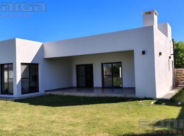 Casa · 136m² · 4 Ambientes · 2 Cocheras · Hermosa Casa a Estrenar en Venta - Pilar del Este - Barrio San Ramon