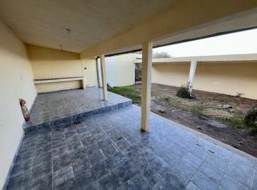 Casa · 400m² · 4 Dormitorios · 2 Cocheras · Alquiler Casa en Villa Allende