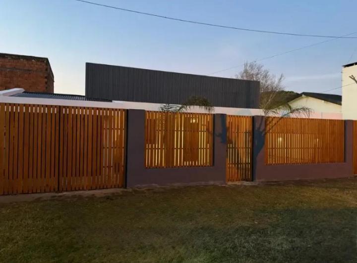 Casa · 200m² · 3 Ambientes · 5 Cocheras