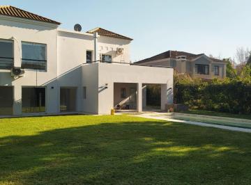 Casa · 361m² · 7 Ambientes · 2 Cocheras · Casa en La Alameda