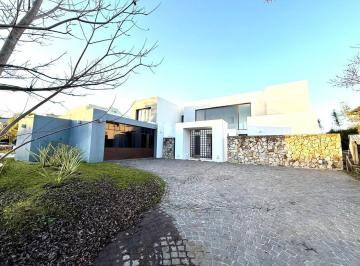 Casa · 470m² · 7 Ambientes · 1 Cochera · Casa en Los Castores en Venta en Nordelta