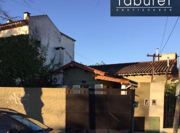 Casa · 104m² · 3 Ambientes · 1 Cochera · Firpo 400