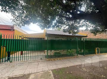 Casa · 93m² · 3 Ambientes · 1 Cochera · Venta Casa en Moron