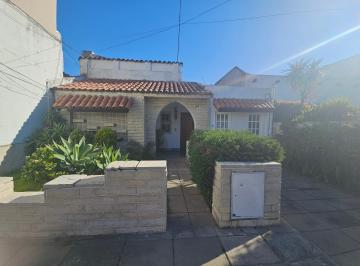 Casa de 5 ambientes, Morón · En Venta - Casa Antigua en Cercanías de La Estacion Haedo