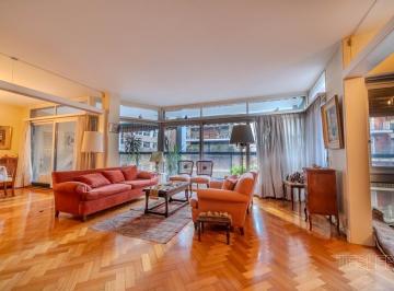 Departamento · 190m² · 4 Ambientes · 1 Cochera · Departamento en Belgrano
