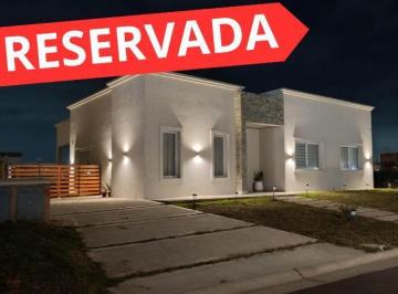 Casa · 130m² · 4 Ambientes · 1 Cochera · Casa a Estrenar Comodísima y Funcional en Alquiler Temporal