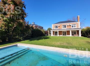 Casa · 166m² · 5 Ambientes · 1 Cochera · Venta Casa Los Jazmines 5 Amb - Pileta - Apta Credito