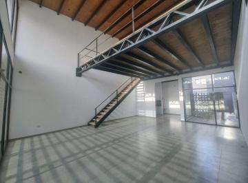 Local comercial · 128m² · 1 Cochera · Local Comercial en Alquiler Sobre Av 520