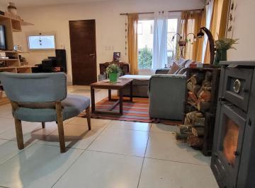 Casa · 114m² · 2 Dormitorios · 1 Cochera · Venta Casa en Pinamar - Oportunidad!