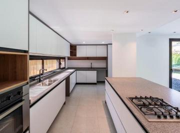 Casa · 230m² · 4 Ambientes · 2 Cocheras · Alquilo Casa Housing Marema, Los Carolinos, 3 Dorm.