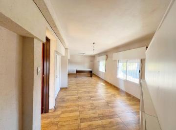 Local comercial · 180m² · 5 Cocheras · Local Comercial