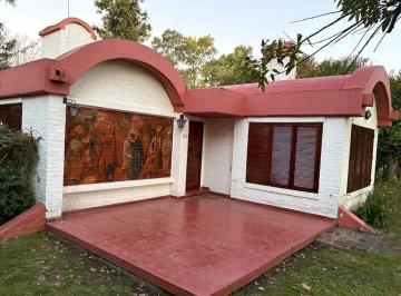 Frente y Mural · Az - Venta Casa Vista Al Golf "Club de Campo La Martona" (Acepta Depto. en Caba)