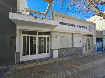 Casa · 140m² · 8 Ambientes · 1 Cochera · Ideal Oficinas o Consultorios