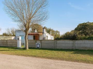 Casa de 3 ambientes, Mar Chiquita · Oportunidad en Coronel Vidal – Lote de 1200 m² con Vivienda.