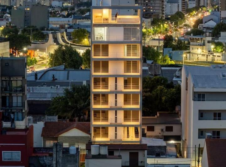 Desarrollo vertical · Azucena Villaflor 40, Sarandi ¡Unidades de 1, 2 y 3 Ambientes + Cocheras a La Venta!