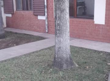 Casa · 200m² · 10 Ambientes · 1 Cochera · Casa en Venta - 5 Dorm. 2 Baños - 9 de Julio