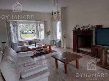 Casa · 290m² · 5 Ambientes · 4 Cocheras · Casa en Náutico Escobar Sobre 2 Lotes Interno