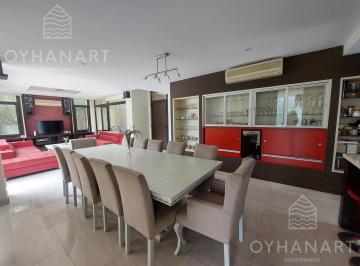 Casa · 352m² · 5 Ambientes · 3 Cocheras · Casa en El Cube