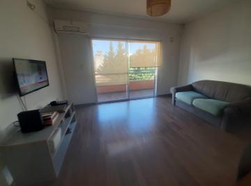 Departamento de 3 ambientes, Liniers · Apto Crédito Depto. 3 Amb. con Balcón (Impecable) Fonrouge 447 Liniers