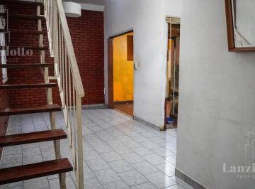 PH · 47m² · 3 Ambientes · PH 3 Amb. Apto Crédito en Lanús Este