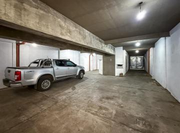 Bodega-Galpón · 120m² · 1 Ambiente · 5 Cocheras · Deposito Amplio con Doble Portón o Cochera Para 5/6 Autos en El Centro
