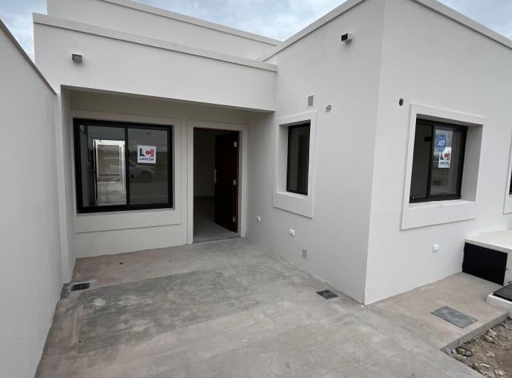 Casa · 93m² · 3 Ambientes · 1 Cochera
