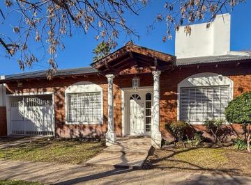 Casa · 146m² · 5 Ambientes · 2 Cocheras · Casa en Venta 5 Ambientes - San Antonio de Areco