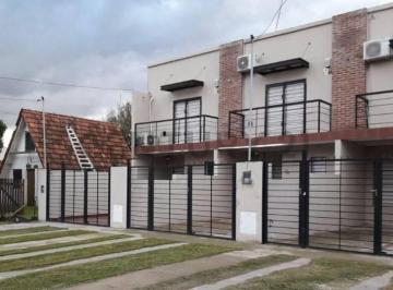 Casa · 69m² · 3 Ambientes · 1 Cochera · Venta Casa 3 Ambientes Miramar