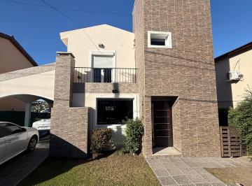 Casa de 5 ambientes, La Calera · Casa en Venta – La Estanzuela - Casa de 3 Dorm.