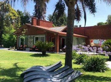 Casa · 300m² · 5 Ambientes · 10 Cocheras · Casa en Alquiler Temporal - 4 Dorm. 4 Baños - Pileta y Parque - Ezeiza