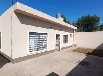 Casa · 85m² · 4 Ambientes · 2 Cocheras · Casa en Venta - 2 Dorm. 1 Baño - Cochera - 800 m² - Paso del Rey