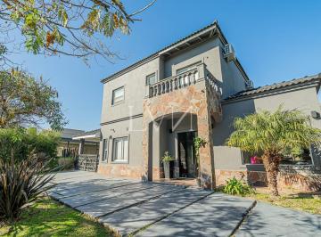 Casa · 135m² · 5 Ambientes · 2 Cocheras · Venta Casa en Barrio San Francisco, Villanueva