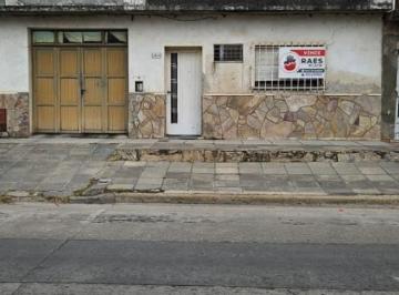 Casa · 130m² · 4 Ambientes · 1 Cochera · Casa a Modernizar en Maria Selva