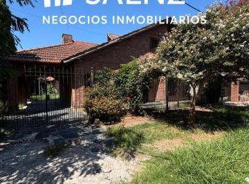 Casa · 180m² · 5 Ambientes · 1 Cochera · Hermosa Propiedad en Luis Guillon