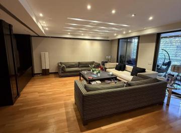 Departamento · 300m² · 6 Ambientes · 3 Cocheras · Venta de Unidad Premium con Patio en Flores