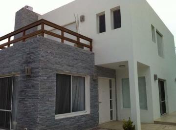 Casa · 1m² · 5 Ambientes · 1 Cochera · Casa - La Barra