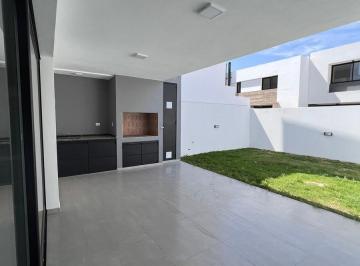 Casa · 179m² · 5 Ambientes · 2 Cocheras · Duplex en Venta en Greenville 2