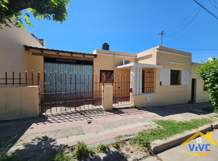 Casa · 122m² · 5 Ambientes · 1 Cochera