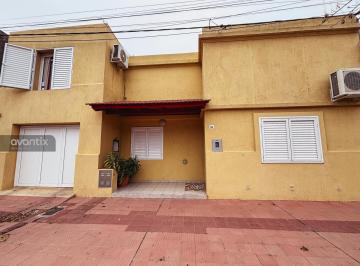 Casa · 143m² · 5 Ambientes · 1 Cochera · Amplia Casa de 3 Dorm. y Pileta - Apta Crédito