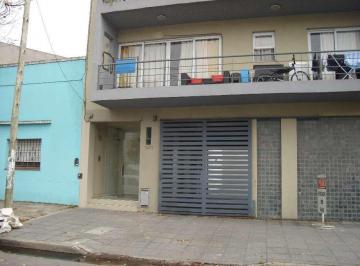 Departamento de 2 ambientes, Lanús · Departamento 2 Ambientes Al Contrafrente Cerca del Hospital Vecinal Lanus Este