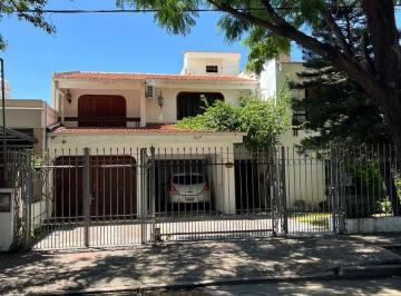 Casa · 388m² · 14 Ambientes · 4 Cocheras · Casa de Categoría en Venta - Bajada del Cerro