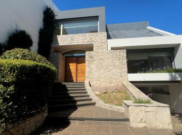Casa de 4 ambientes, Bahía Blanca · Venta: Impactante Casa en Macrocentro. Italia 63 - Bahía Blanca.
