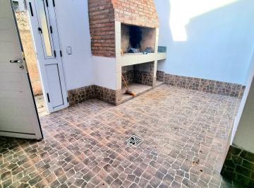 Casa · 60m² · 2 Dormitorios · Casa en Venta de Pasillo 2 Dorm. Reciclada con Patio