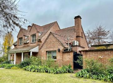 Casa · 180m² · 5 Ambientes · 2 Cocheras · Alquiler Temporario en Martindale Country Club